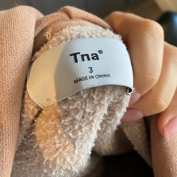 Aritzia TNA hoodie - Picture 3 of 4